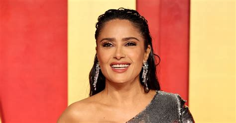 Salma Hayeks incredible physique wows fans in tight bikini while ...